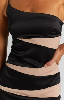 BB Exclusive A Woman Mini Dress Black