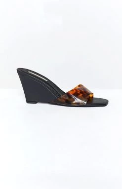 Billini Jagger Wedges Tortoise Vinalyte