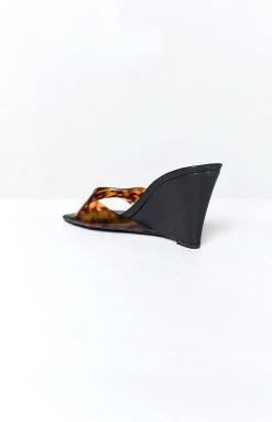 Billini Jagger Wedges Tortoise Vinalyte