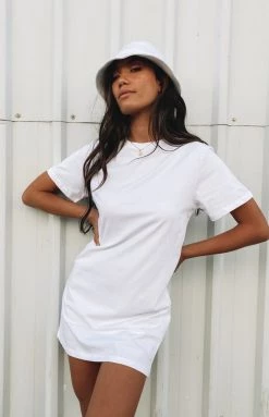 BB Exclusive Basic T-Shirt Dress White Mini Dresses