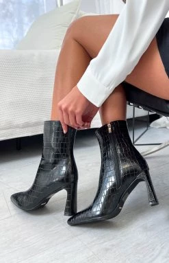 New Billini Layori Black Croc Boots