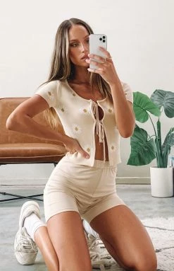 Beginning Boutique Bloom Again Daisy Tie Front Top Yellow