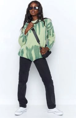 Beginning Boutique Clemence Oversized Knitted Sweater Green Outerwear