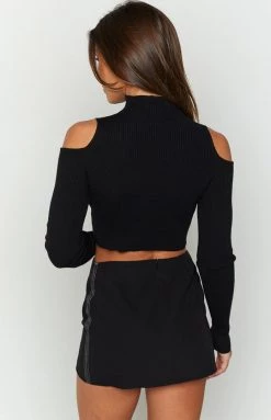 BB Exclusive New Cynthia Black Long Sleeve Top