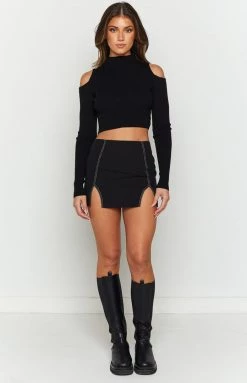 BB Exclusive New Cynthia Black Long Sleeve Top