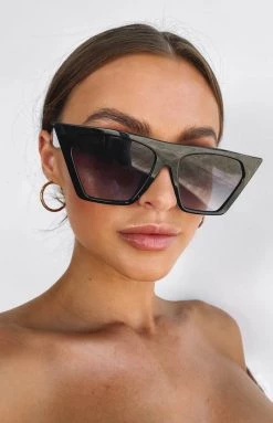 Eclat Lucy Retro Sunglasses Black