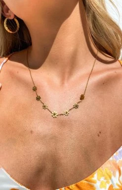Beginning Boutique Accessories Flower Chain Necklace Gold