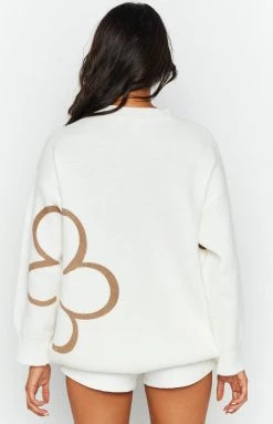 Beginning Boutique Gretchen White Printed Sweater