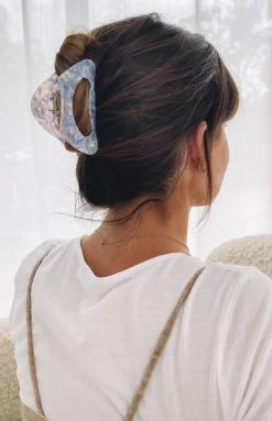 Eclat Vanessa Cut Out Hair Claw Purple