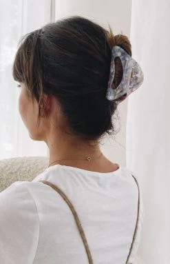 Eclat Vanessa Cut Out Hair Claw Purple