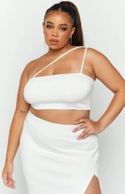 BB Exclusive Hunter White Crop Top