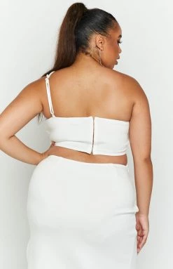 BB Exclusive Hunter White Crop Top