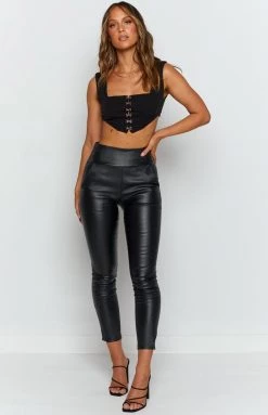 BB Exclusive Kida Hook & Eye Crop Top Black Tops