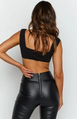 BB Exclusive Kida Hook & Eye Crop Top Black Tops