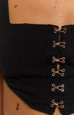 BB Exclusive Kida Hook & Eye Crop Top Black Tops