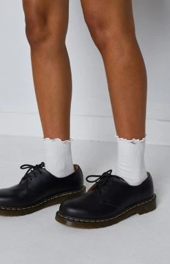 Beginning Boutique Lighten Up Ruffle Socks White