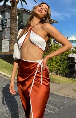 BB Exclusive Lou Crop Top White Tops