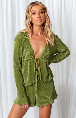 Beginning Boutique Mateo Olive Plisse Shorts