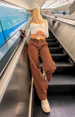 Beginning Boutique Millie Brown Low Rise Cargo Trousers New