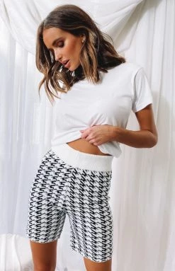 Beginning Boutique Montague Shorts Houndstooth Bottoms