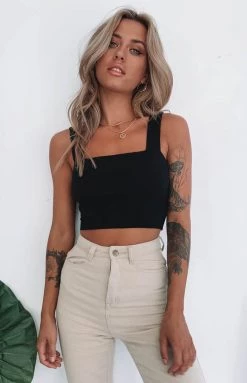 Beginning Boutique Nellie Crop Black