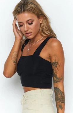 Beginning Boutique Nellie Crop Black