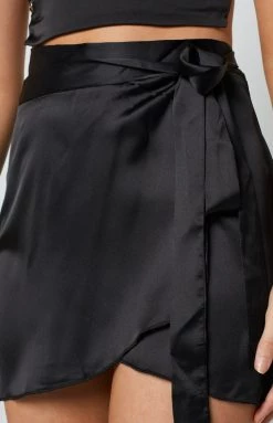 BB Exclusive Perfect Wrap Mini Skirt Black