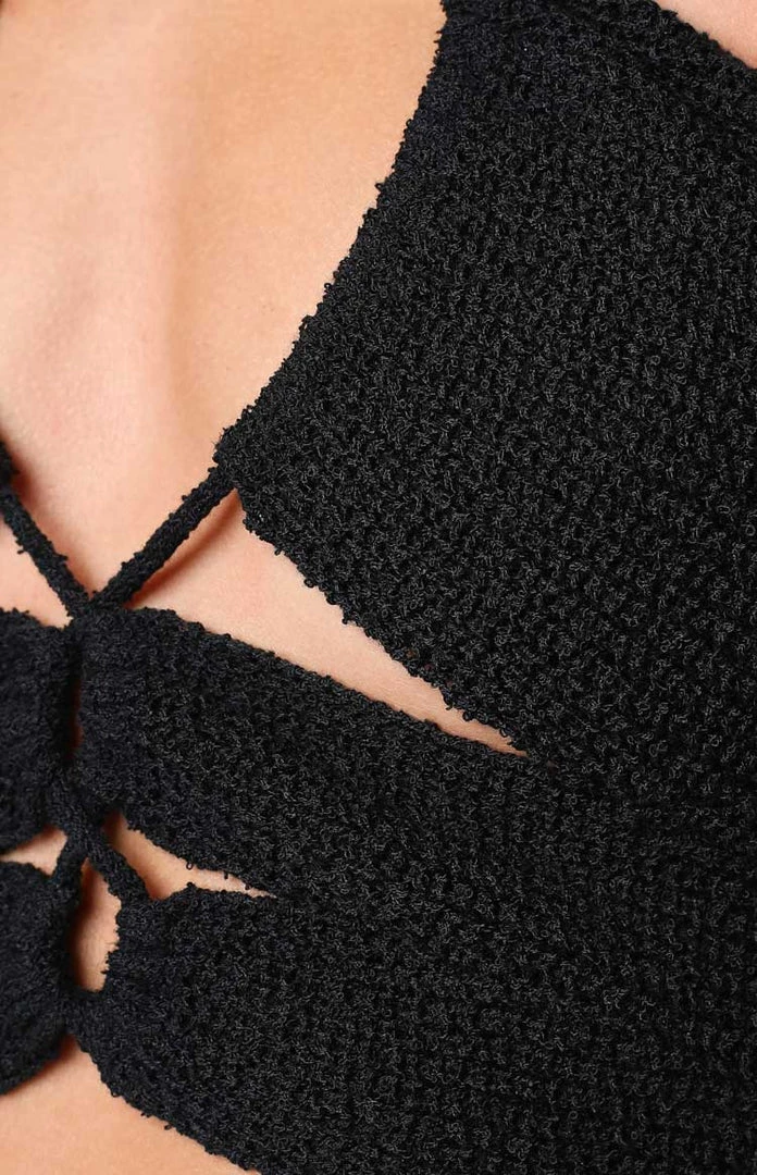 BB Exclusive Tops Quinn Black Cut Out Top 6 BB Exclusive Tops Quinn Black Cut Out Top