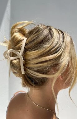 Eclat Ricardo Matte Cream Hair Claw Clip Back In Stock