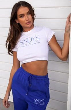Tops SNDYS Essentials White Tee