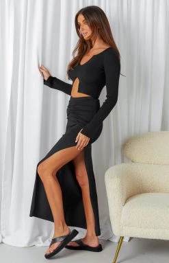 BB Exclusive Sara Black Knit Midi Skirt