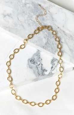 Beginning Boutique Small Chain Link Necklace Gold