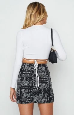 Beginning Boutique Star Struck Black Mini Skirt Bottoms