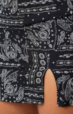 Beginning Boutique Star Struck Black Mini Skirt Bottoms