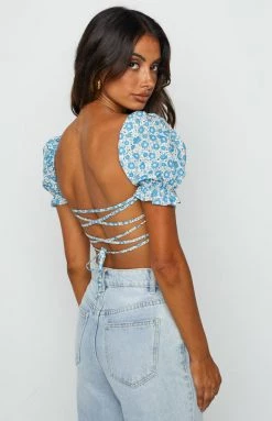 BB Exclusive Tove Tie Up Top Blue Floral Tops