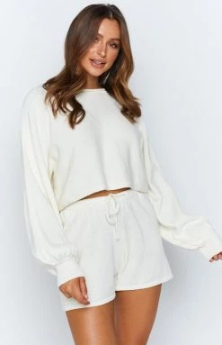 Beginning Boutique Sigrid Relaxed Shorts White
