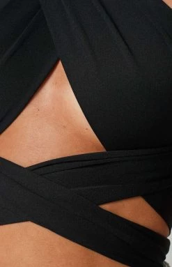 BB Exclusive Vera Wrap Crop Top Black