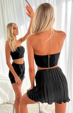 BB Exclusive New Waverly Black Mini Skirt