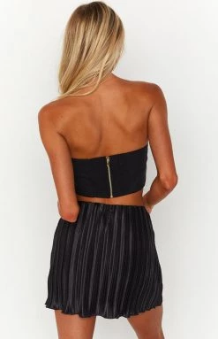 BB Exclusive New Waverly Black Mini Skirt