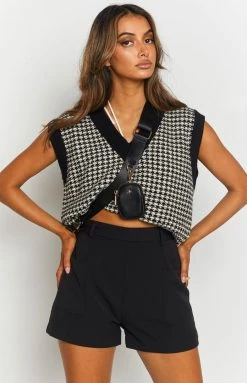 BB Exclusive Bottoms Wisconsin Shorts Black