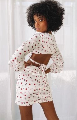 BB Exclusive Zippy Wrap Blouse Floral Tops